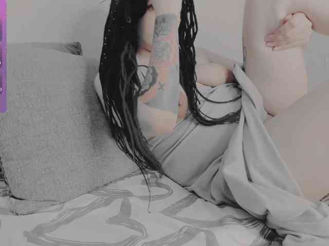 AlternativeGirl webcam