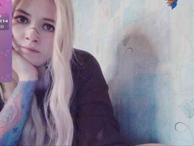 AlternativeGirl webcam