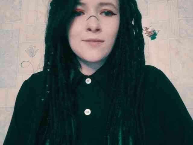 AlternativeGirl webcam