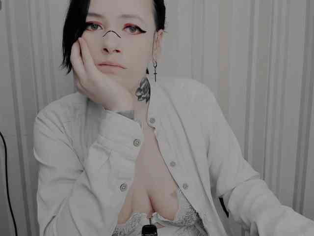 AlternativeGirl webcam