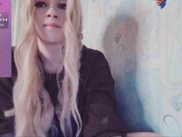 AlternativeGirl webcam