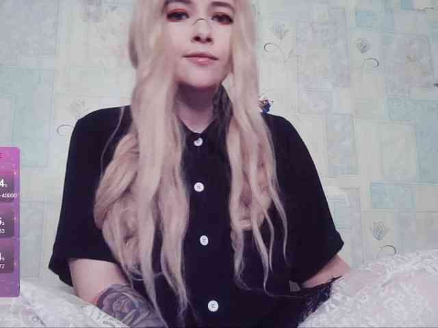 AlternativeGirl webcam