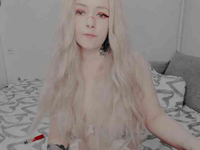 AlternativeGirl webcam
