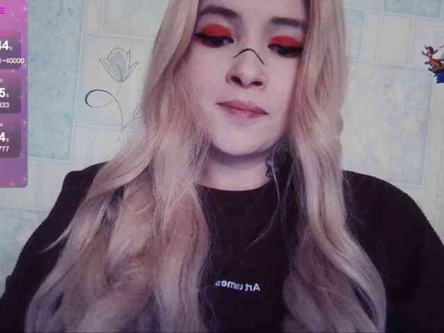 AlternativeGirl webcam