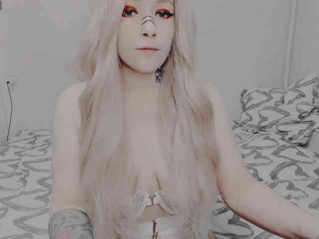 AlternativeGirl webcam