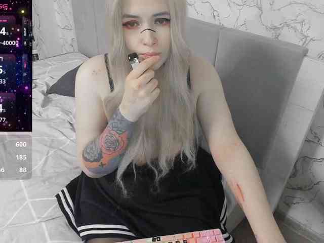 AlternativeGirl webcam