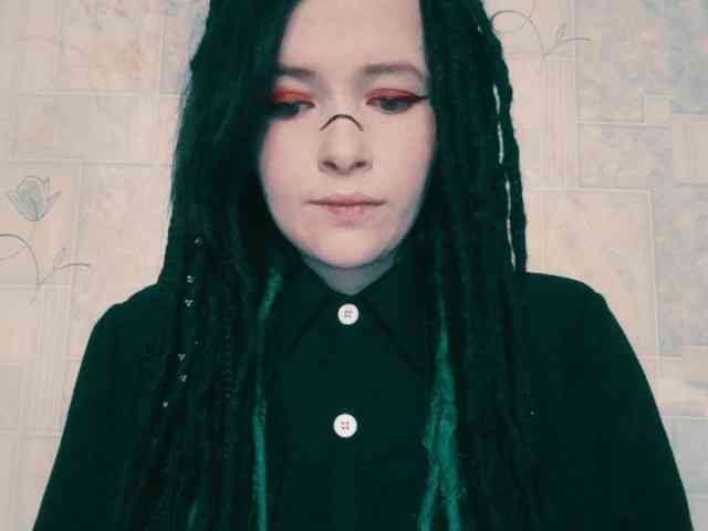 AlternativeGirl webcam