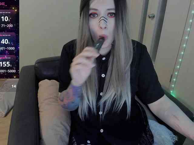 AlternativeGirl webcam
