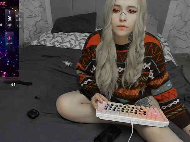 AlternativeGirl webcam