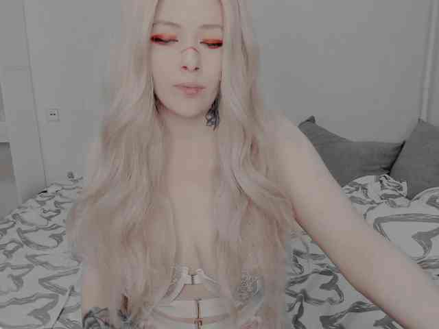 AlternativeGirl webcam