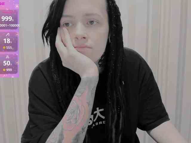 AlternativeGirl webcam