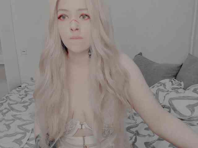 AlternativeGirl webcam