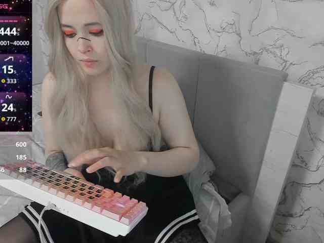 AlternativeGirl webcam