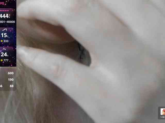 AlternativeGirl webcam