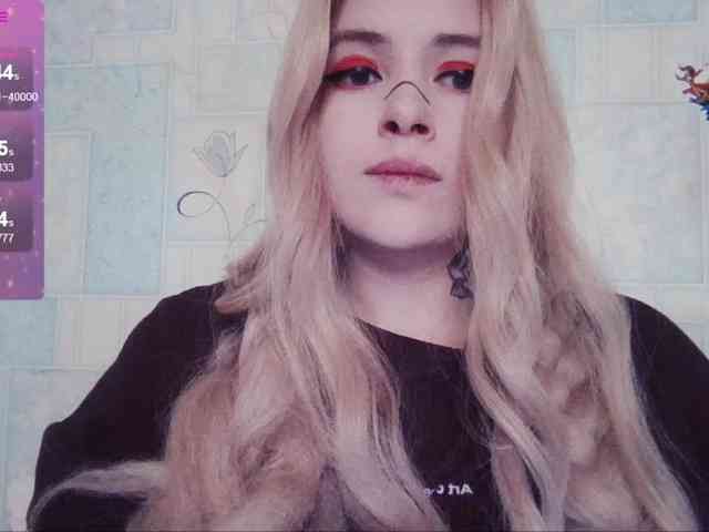 AlternativeGirl webcam