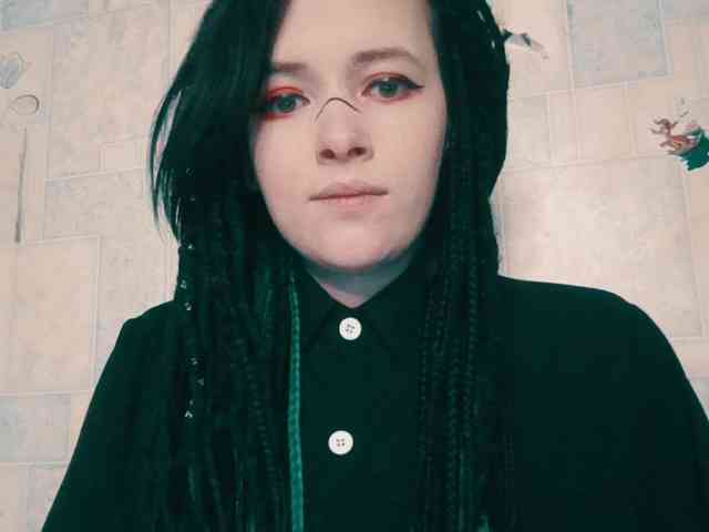 AlternativeGirl webcam