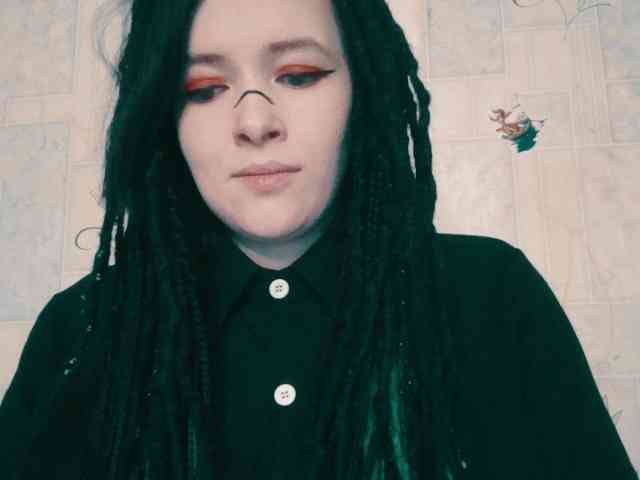 AlternativeGirl webcam