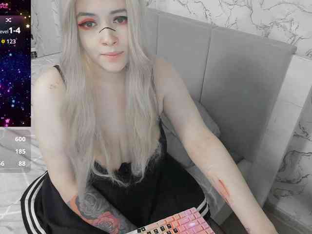 AlternativeGirl webcam