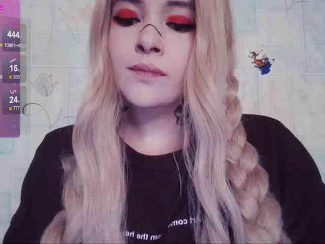 AlternativeGirl webcam