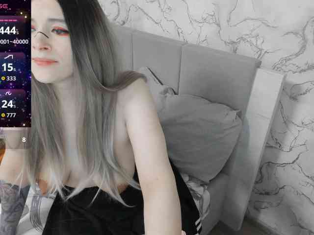 AlternativeGirl webcam