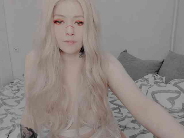 AlternativeGirl webcam