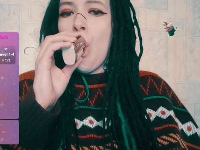 AlternativeGirl webcam