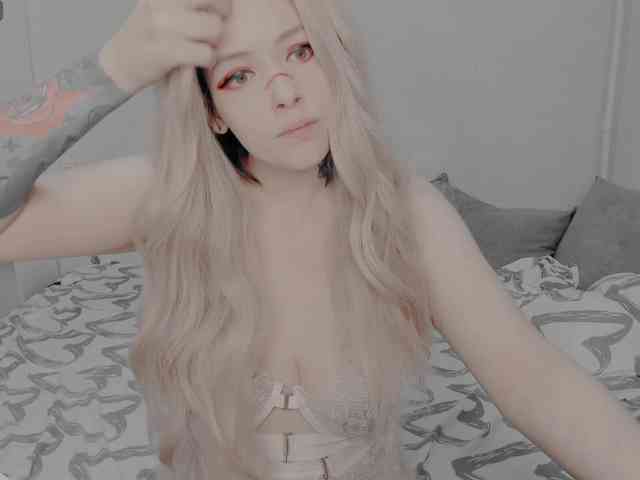 AlternativeGirl webcam