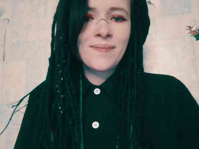 AlternativeGirl webcam