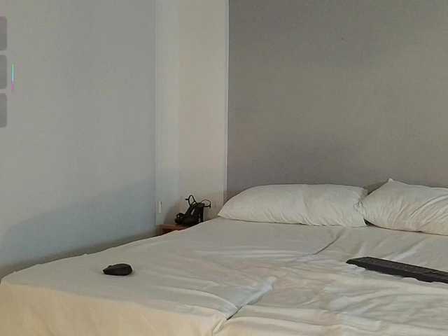 Bella-J's BongaCams show and profile