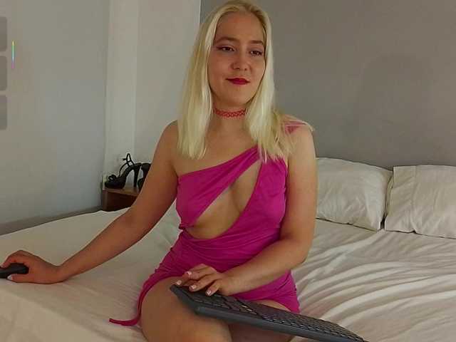 Bella-J's BongaCams show and profile