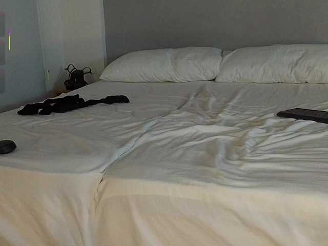 Bella-J's BongaCams show and profile