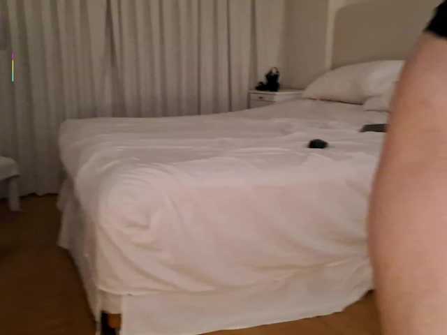  Bella-J chat room