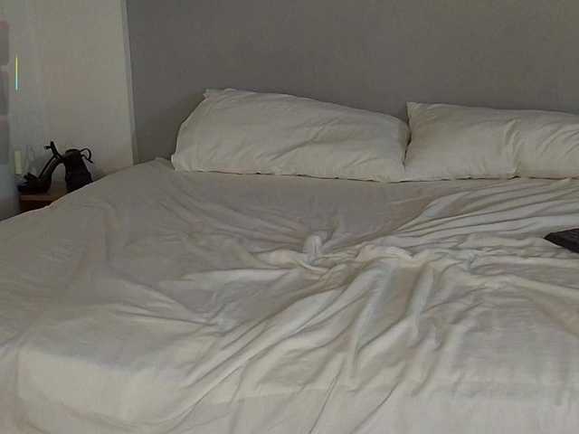 Bella-J's BongaCams show and profile