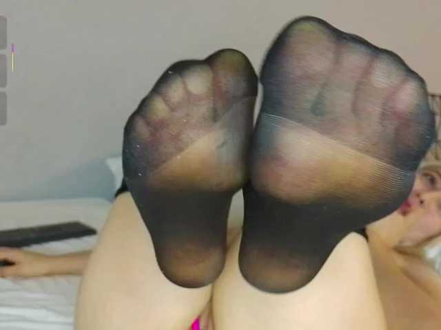 Bella-J's BongaCams show and profile