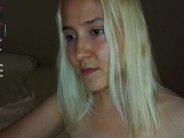 Bella-J's BongaCams show and profile