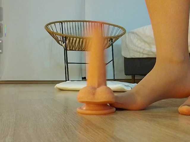 Bella-J's BongaCams show and profile