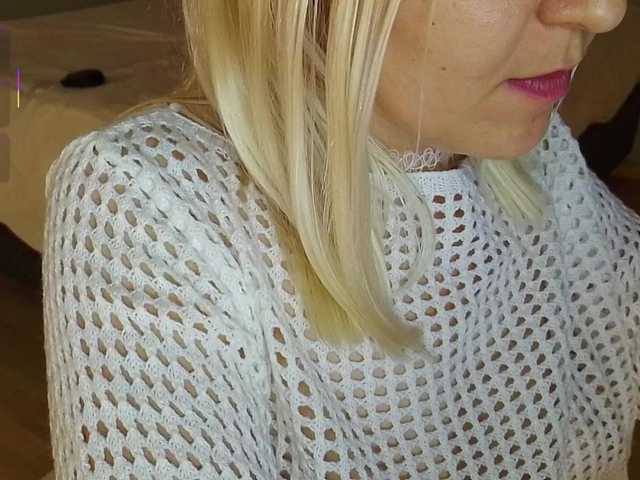 Bella-J's BongaCams show and profile