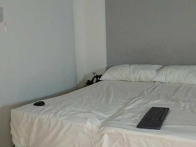 Bella-J's BongaCams show and profile