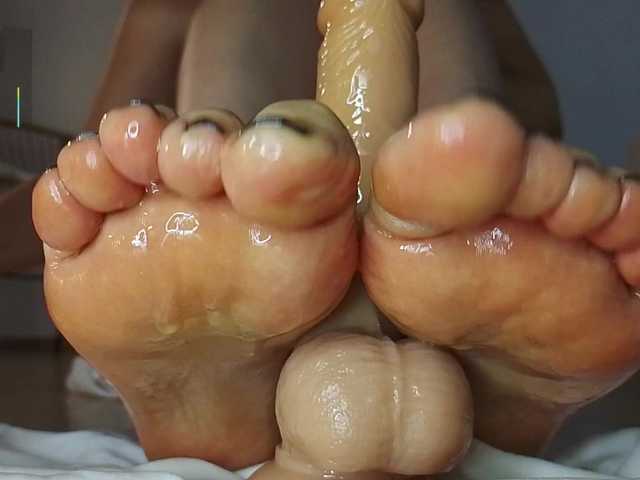 Bella-J's BongaCams show and profile