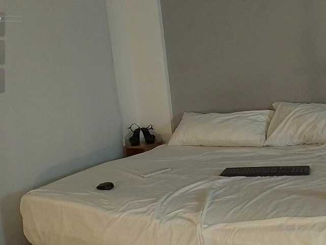 Bella-J's BongaCams show and profile