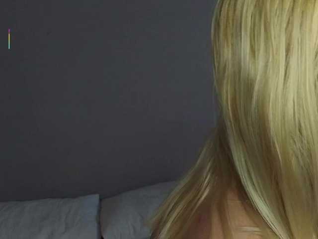 Bella-J's BongaCams show and profile