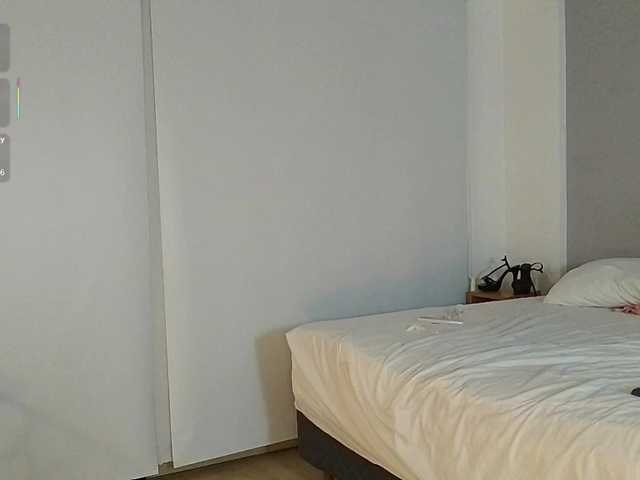 Bella-J's BongaCams show and profile