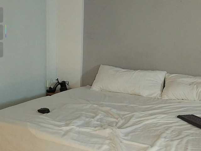 Bella-J's BongaCams show and profile