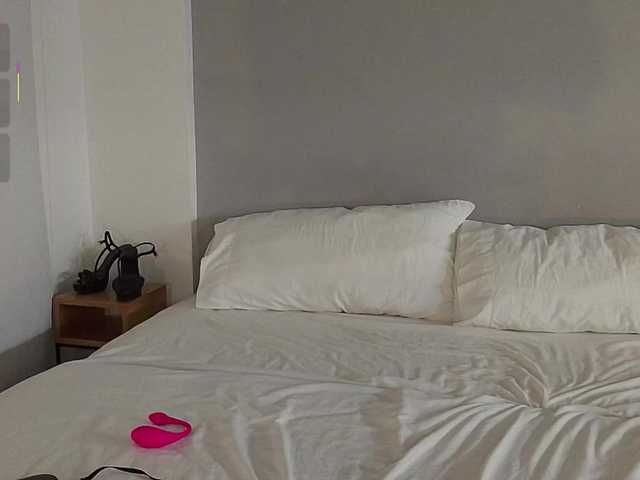 Bella-J's BongaCams show and profile