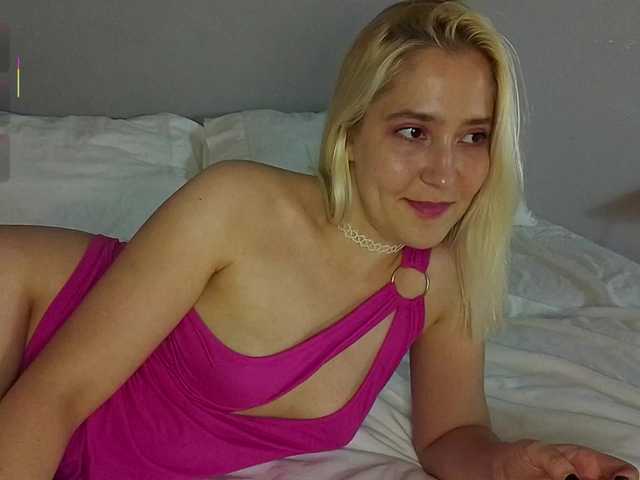 Bella-J's BongaCams show and profile