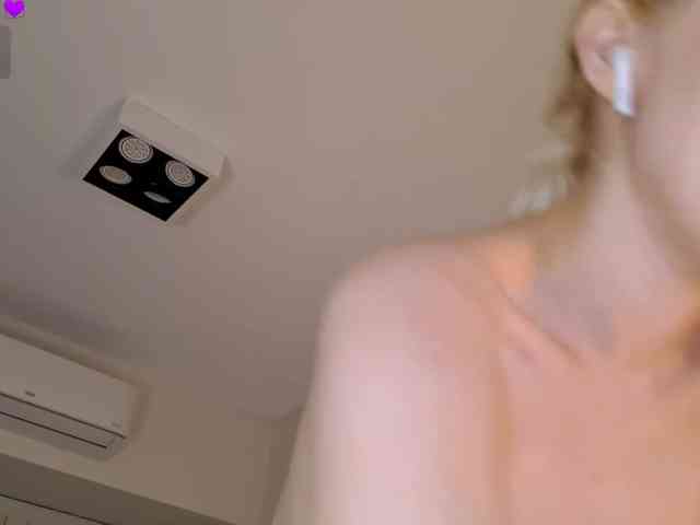 Bella_Byers webcam