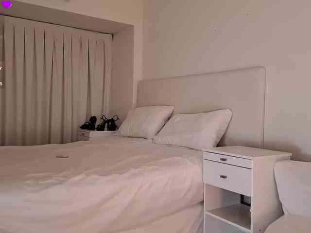 Bella_Byers webcam