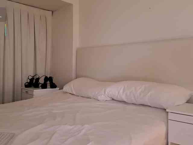 Bella_Byers webcam
