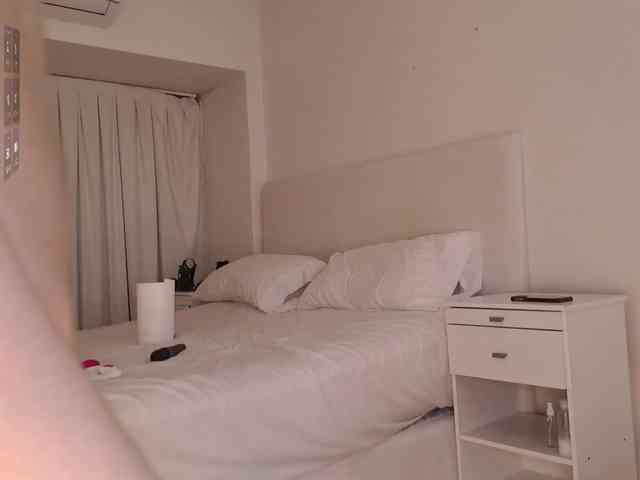 Bella_Byers webcam