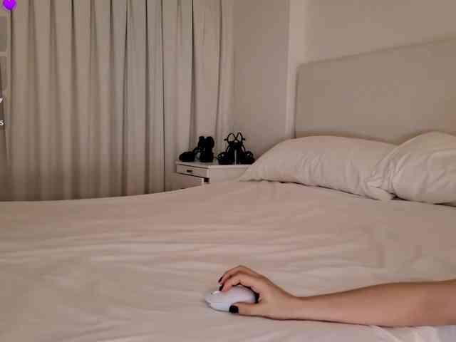 Bella_Byers webcam